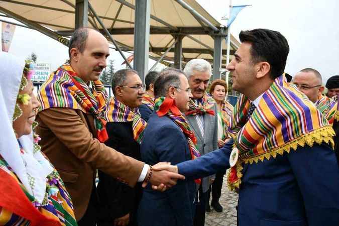 Söğüt'te Tarihi Anma Töreni: Halk Oyunları Gösterisi ile 742. Ertuğrul Gazi’yi Anma ve Yörük Şenlikleri düzenlendi!